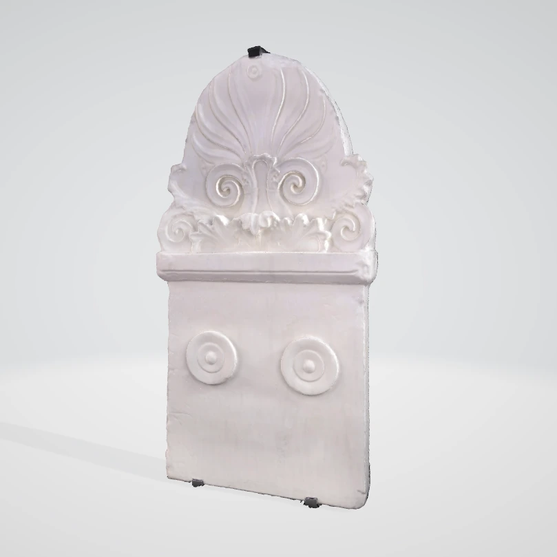 Modèle 3D numérisé d’une stèle sculptée de motifs décoratifs, sur fond clair